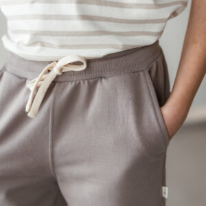 Sweathose "Milo" taupe – Bild 4