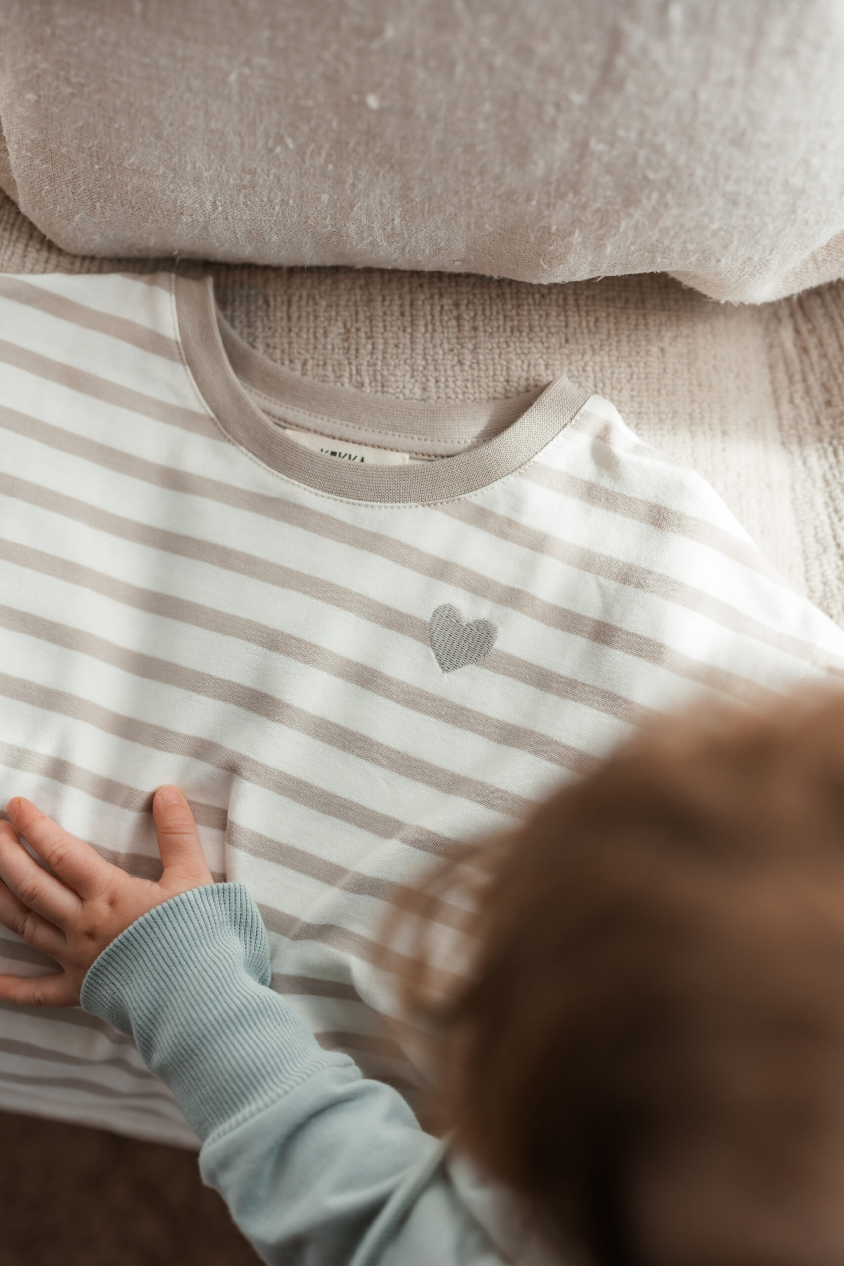 T-Shirt "Juna" sand – Bild 5